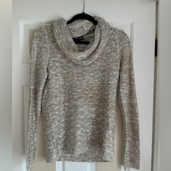 Women’s Inc sweater. Sequin embellishment. Great holiday sweater - Picture 1 of 2